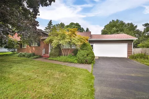 8300 Ericson Dr, Buffalo, NY 14221