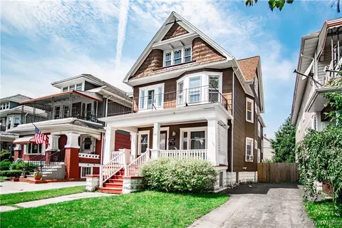 34 Seminole Pkwy, Buffalo, NY 14210