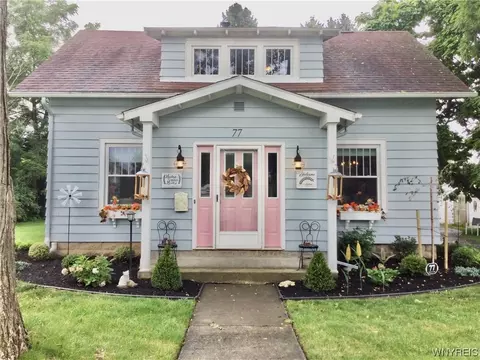 77 Pardee Ave, Lancaster, NY 14086