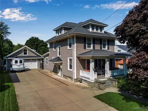 54 Howard Ave, Amherst, NY 14221