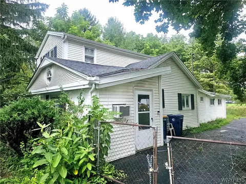 537 Niagara St, Lockport, NY 14094