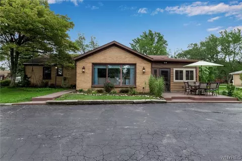 5721 Broadway St, Lancaster, NY 14086