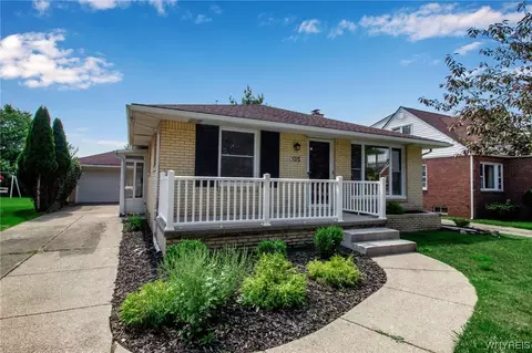 135 Meadowbrook Dr, Lackawanna, NY 14218