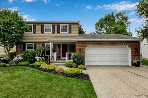 32 Taverly Dr, Amherst, NY 14221