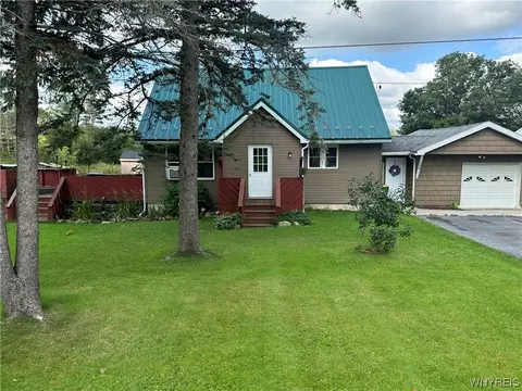 1088 French Rd, Bennington, NY 14011