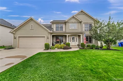 83 Caldwell Dr, West Seneca, NY 14224