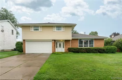 104 Greenhill Ter, West Seneca, NY 14224