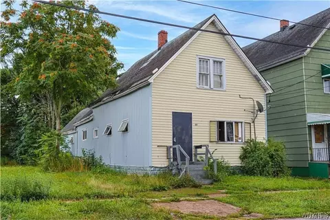 77 Person St, Buffalo, NY 14212
