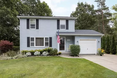 6009 Dover Rd, Lake View, NY 14085