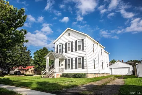 59 College St, Persia, NY 14070