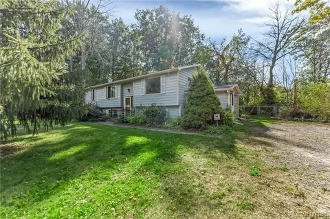 9536 Bernd Rd, Le Roy, NY 14482