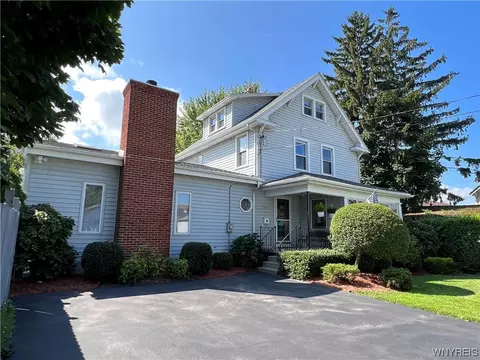 7711 Edison Ave, Niagara Falls, NY 14304