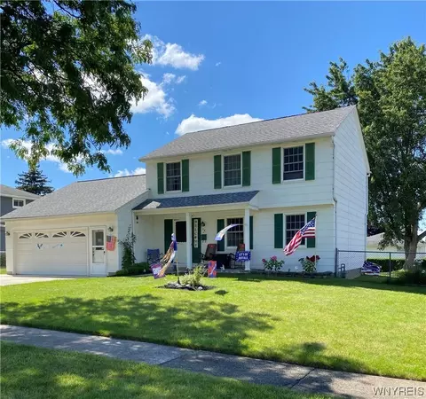 54 Centerview Dr, West Seneca, NY 14224