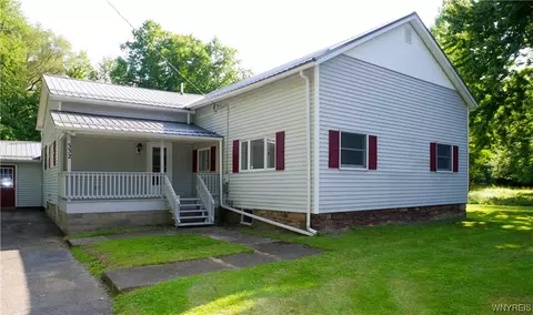 332 Wood St, Albion, NY 14411