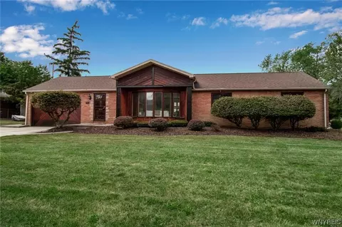 385 Ruskin Rd, Amherst, NY 14226