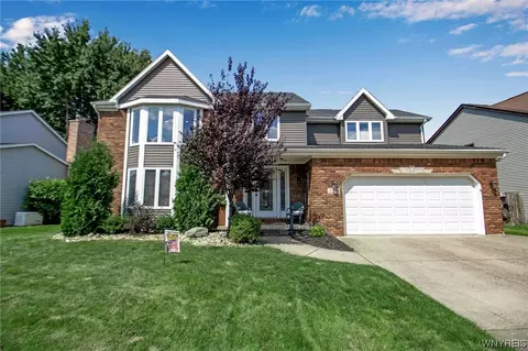 224 Londonderry Ln, Getzville, NY 14068