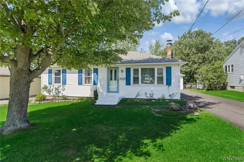 192 Burmon Dr, Orchard Park, NY 14127