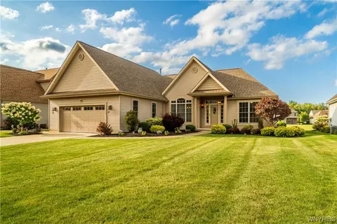 58 Chestnut Cor, Lancaster, NY 14086