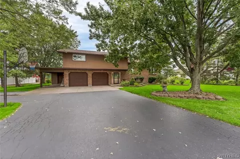 5888 Baer Rd, Cambria, NY 14132