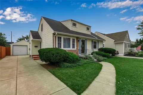 326 Wrexham Ct N, Tonawanda, NY 14150