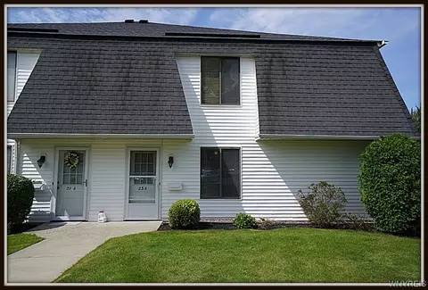 23 Foxberry Dr #A, Getzville, NY 14068