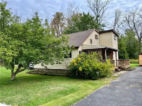 9565 Granger St, Evans, NY 14006