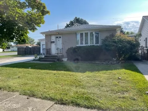 3 Nancy Pl, Cheektowaga, NY 14227