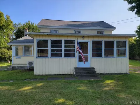4674 Ridge Rd, Cambria, NY 14094