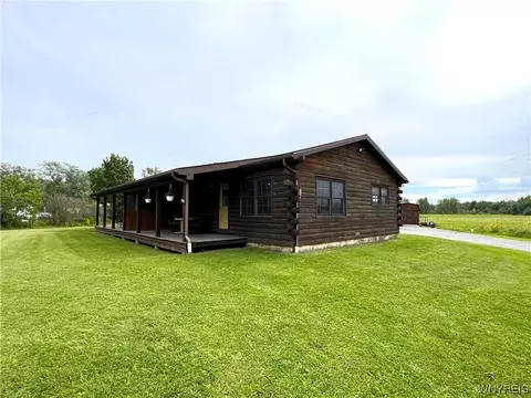 9675 Tonawanda Creek Rd, Clarence Center, NY 14032