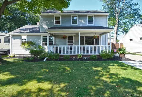 5778 West Ln, Lake View, NY 14085
