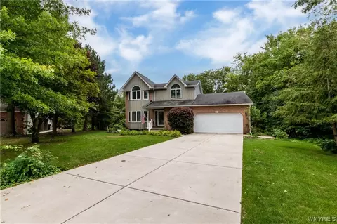7 Cidermill Ct, Depew, NY 14043