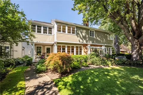 23 Lincoln Woods Ln, Buffalo, NY 14222