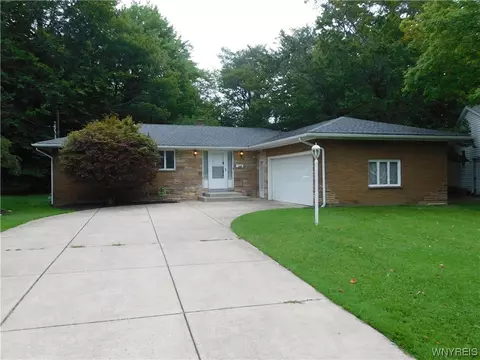 172 Laurelton Dr, West Seneca, NY 14224