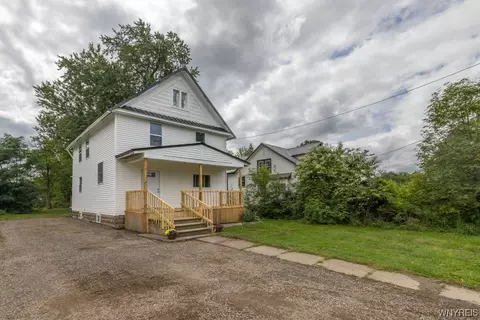 2175 Seneca Rd, Lawtons, NY 14091