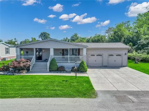 4568 Leytonstone Ave, Clarence, NY 14031