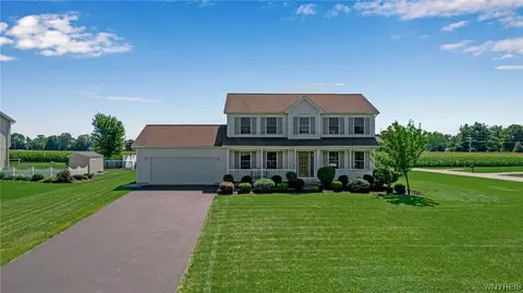 151 Barberry Ln, Alden, NY 14004