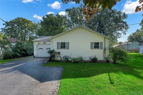 15 Washington St, Hanover, NY 14136