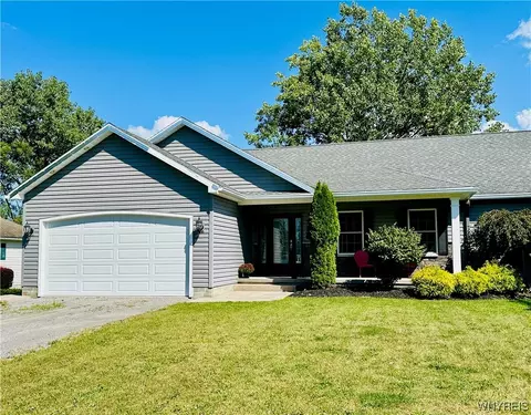 26 Valle Dr, Batavia, NY 14020