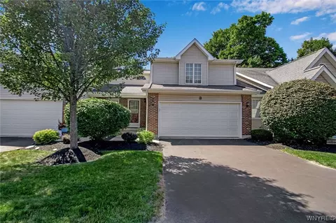 3 Towne Square Dr, Lancaster, NY 14086