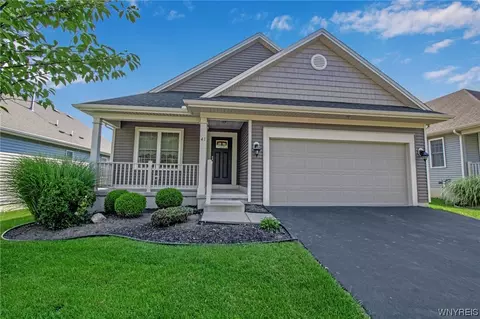 41 Blossom Wood Ln, Cheektowaga, NY 14227