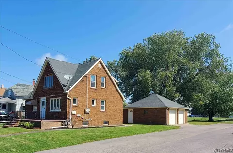 228 Franklin St, Lackawanna, NY 14218