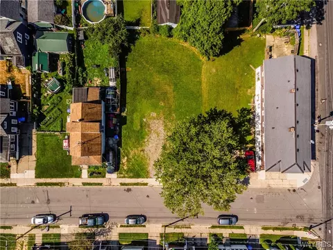 164 Edson St, West Seneca, NY 14210
