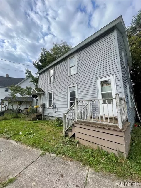 115 S Roberts Rd, Dunkirk, NY 14048