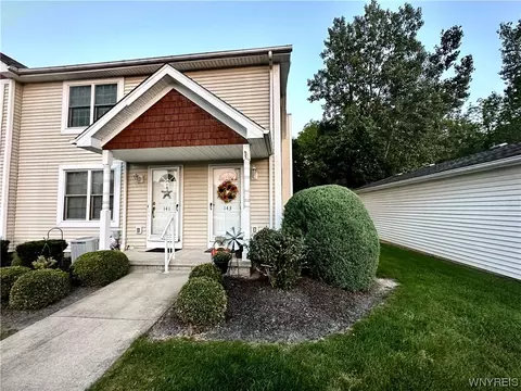 143 Olde Stone Ln, Lancaster, NY 14086
