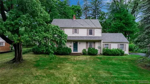 21 Forest Dr, Orchard Park, NY 14127