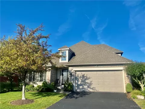81 Lord Byron, Amherst, NY 14221