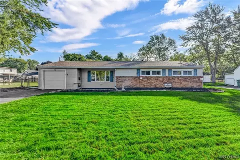 35 Donna Ct, Depew, NY 14043