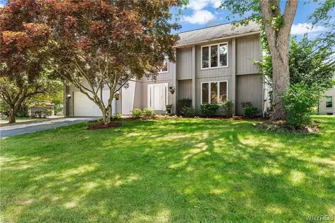 2 Goldfinch Ct, Amherst, NY 14228