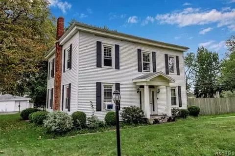 605 E High St, Lockport, NY 14094
