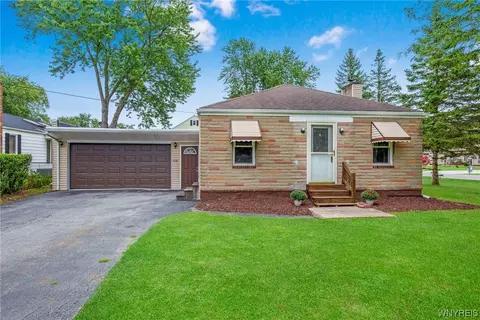 6761 Sy Rd, Wheatfield, NY 14304